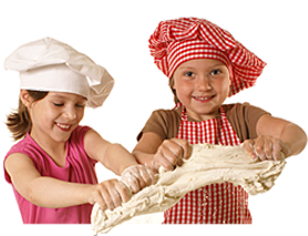 Kinder beim Backen